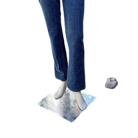 44174...St. John's Bay Straight leg Jeans Size 6, W28" 29"Inseam 8"Rise - Picture 3 of 6